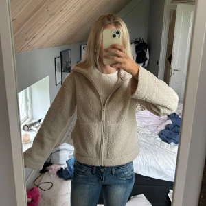 Teddy jacka - Populär Teddyjacka från hm som inte används, pris kan diskuteras!