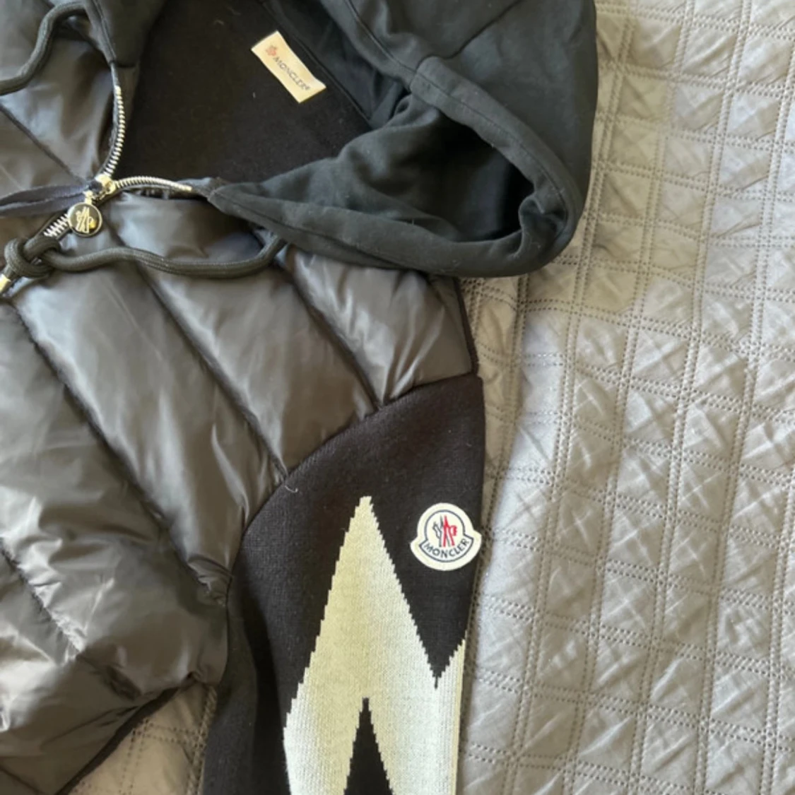 Moncler cardigan ( buda gärna)  - 2