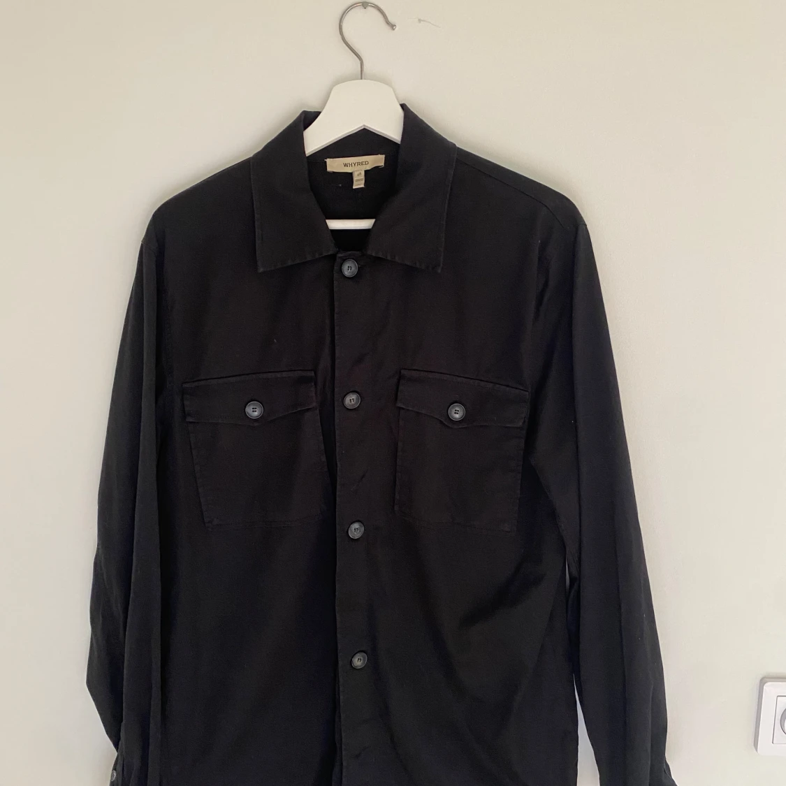 Svart overshirt från Whyred