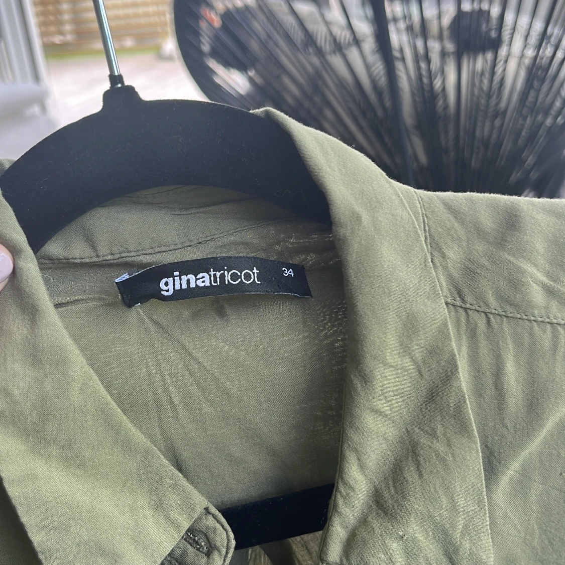 Olivgrön skjorta från Gina Tricot - 2