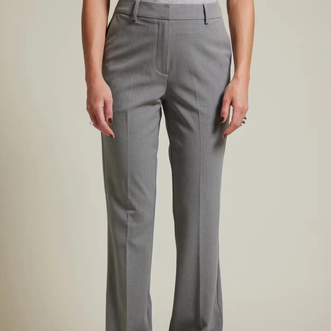 Grå kostymbyxor från BikBok, stl 36 - 2