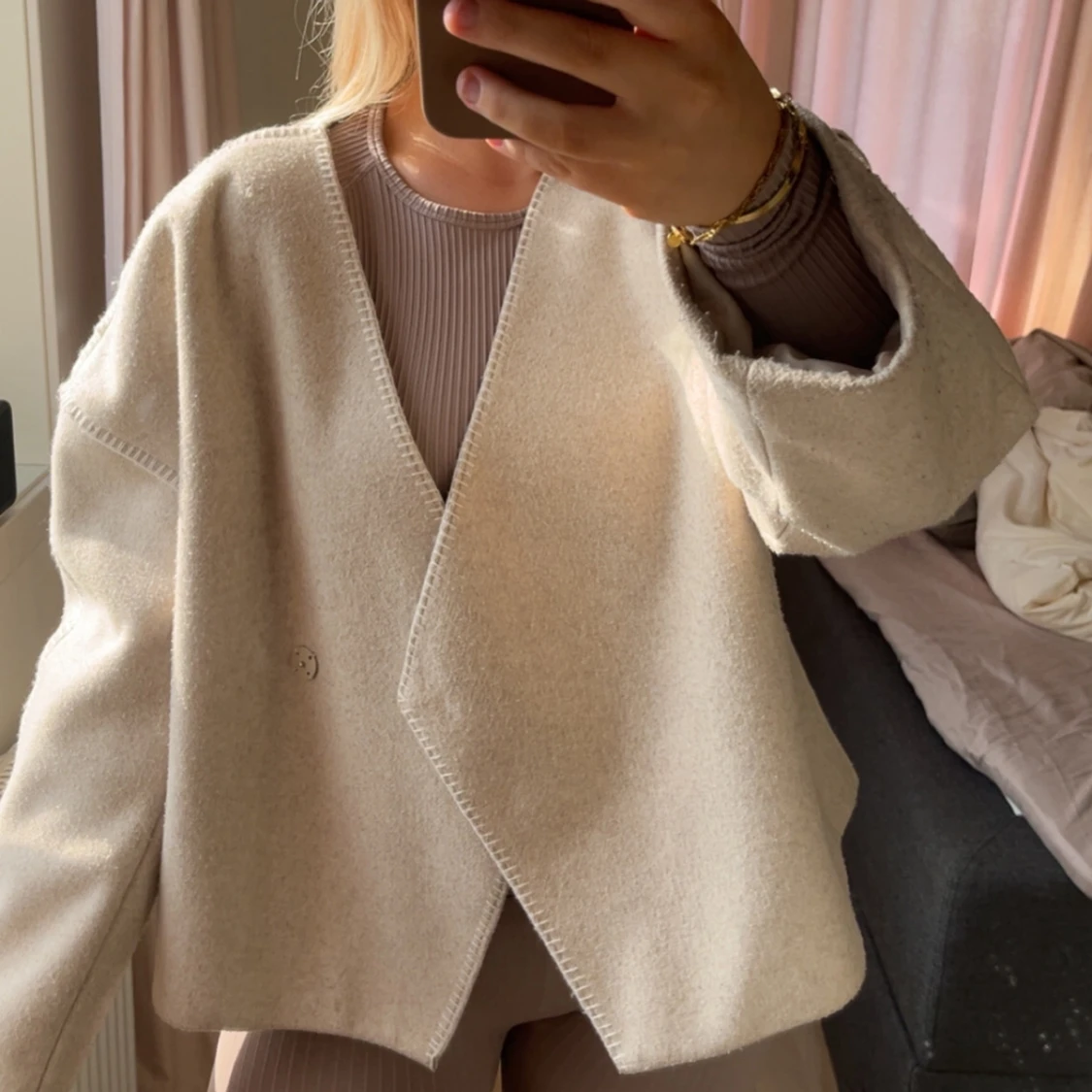 Beige omlottkofta i ullmix - 2