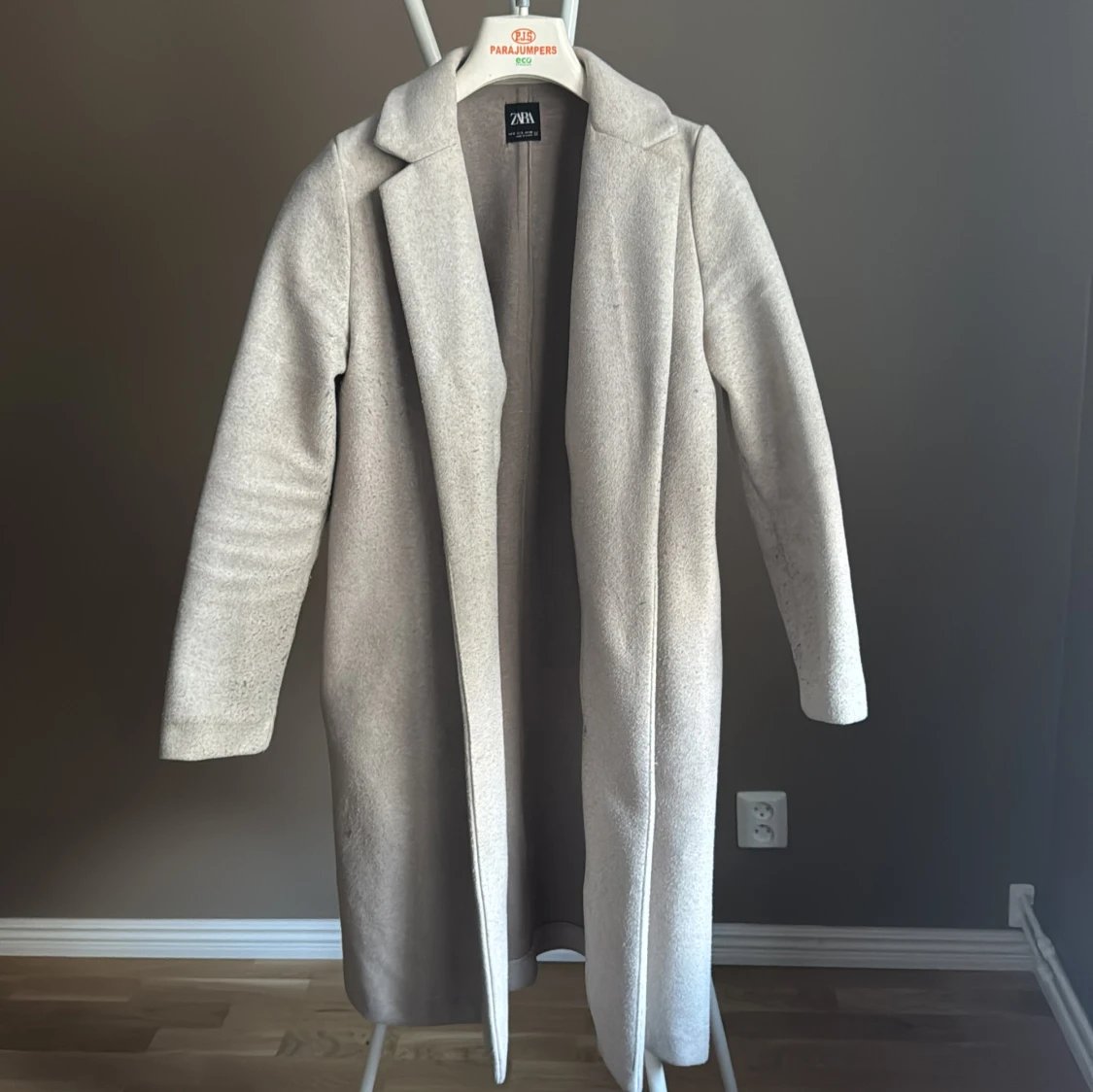 Beige kappa från Zara 