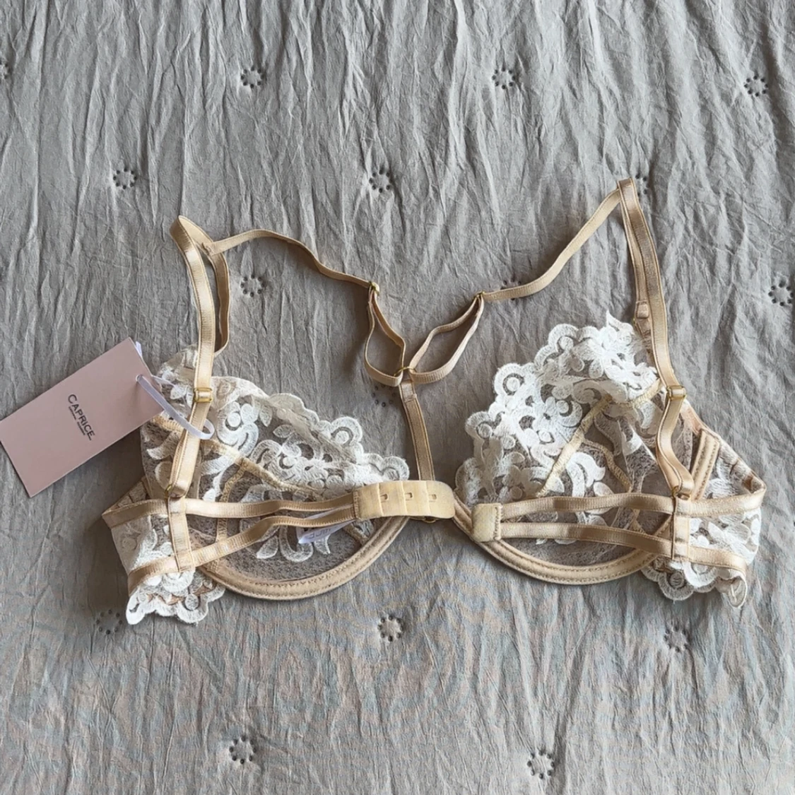 Oanvänd i förpackning, Beige spetsbralette Caprice Amber Moon - 1