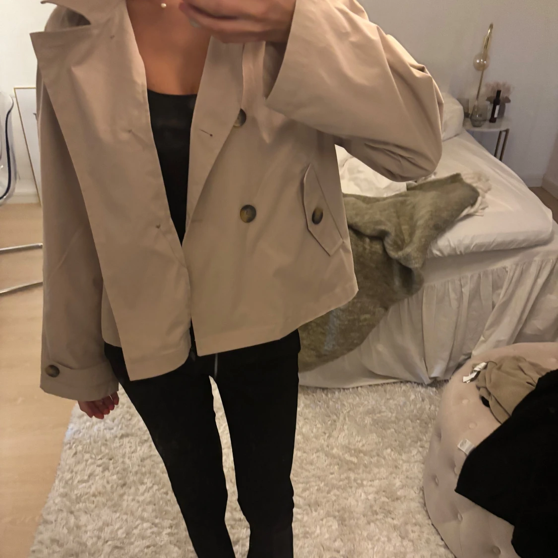 Beige trenchcoat - 1