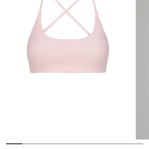 Ljusrosa topp från exercere - Så söt topp från execere i storlek XXS/Xs. Använd endast 2 gånger då jag köpte fel storlek. Superfint skick💞