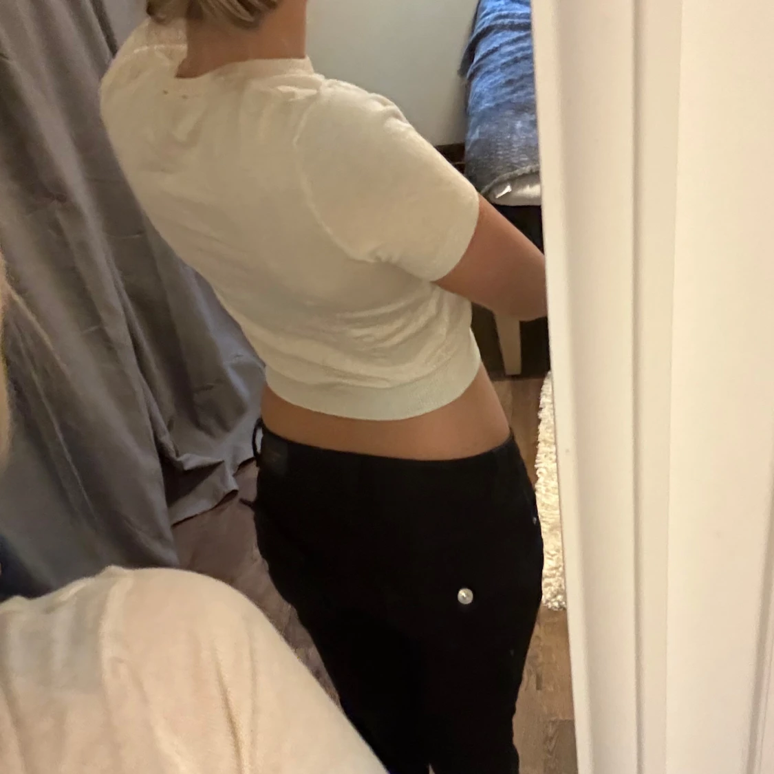 Ljusbeige croppad stickad topp - 2