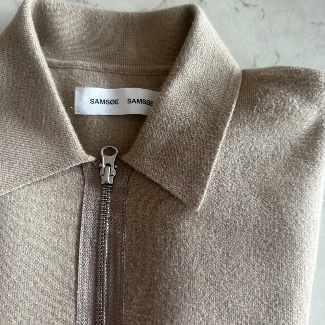 Beige zip-kofta från Samsøe Samsøe - 2