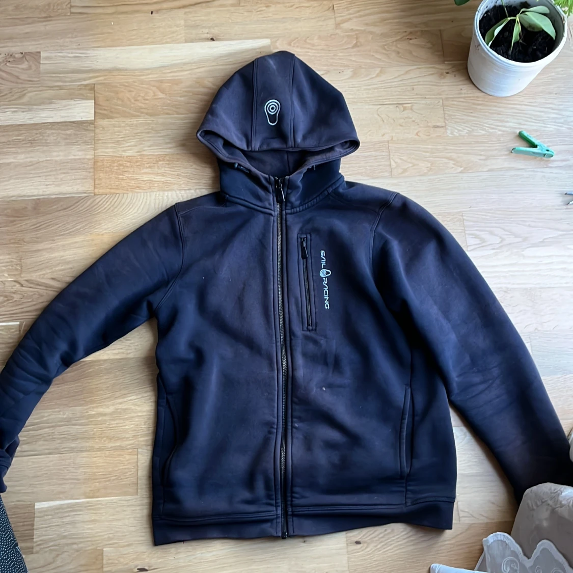 Svart Sail Racing hoodiejacka 160