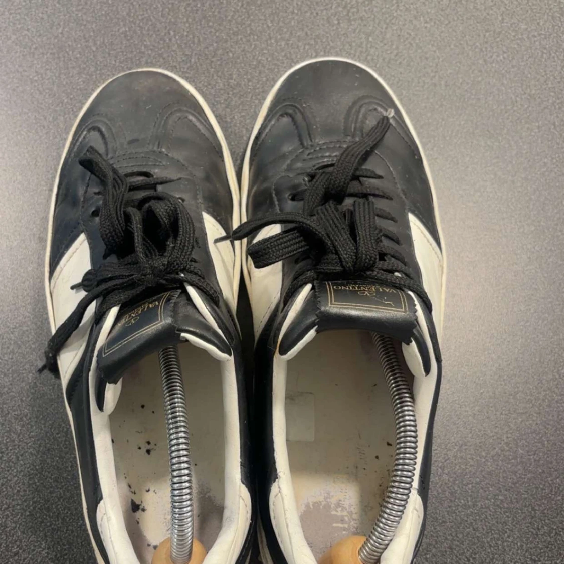 Valentino Garavani svartvita sneakers - 3