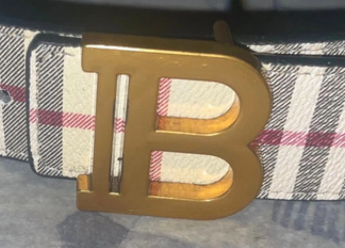 Burberry bälte med guldspänne - 2