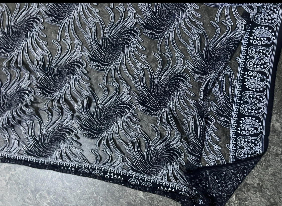 Svart och vit mönstrad halsduk - 3