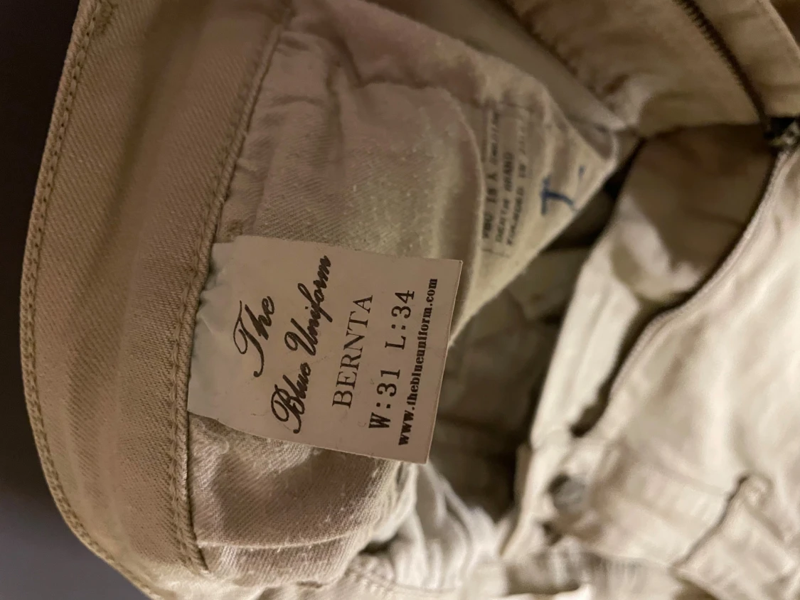 Beige chinos från The Blue Uniform - 3