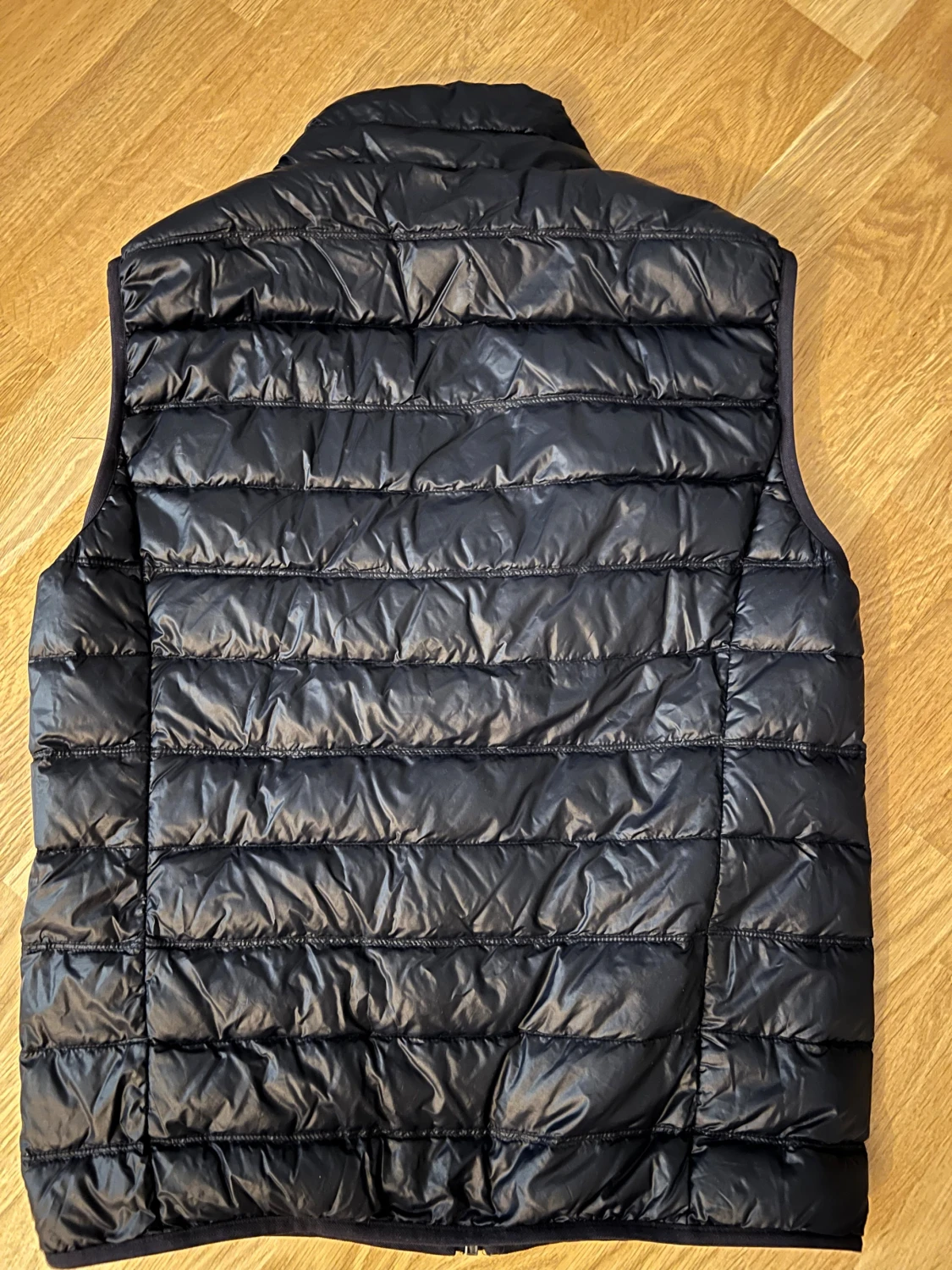 Svart dunväst från EA7 Emporio Armani - 2