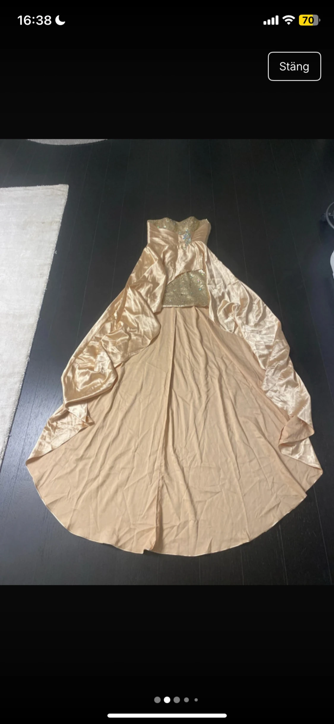 Champagnefärgad långklänning med paljetter - 1