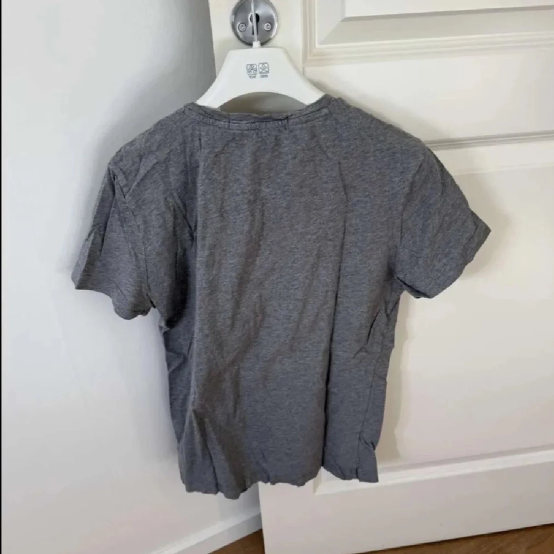 Grå t-shirt från Calvin Klein Jeans XS - 1