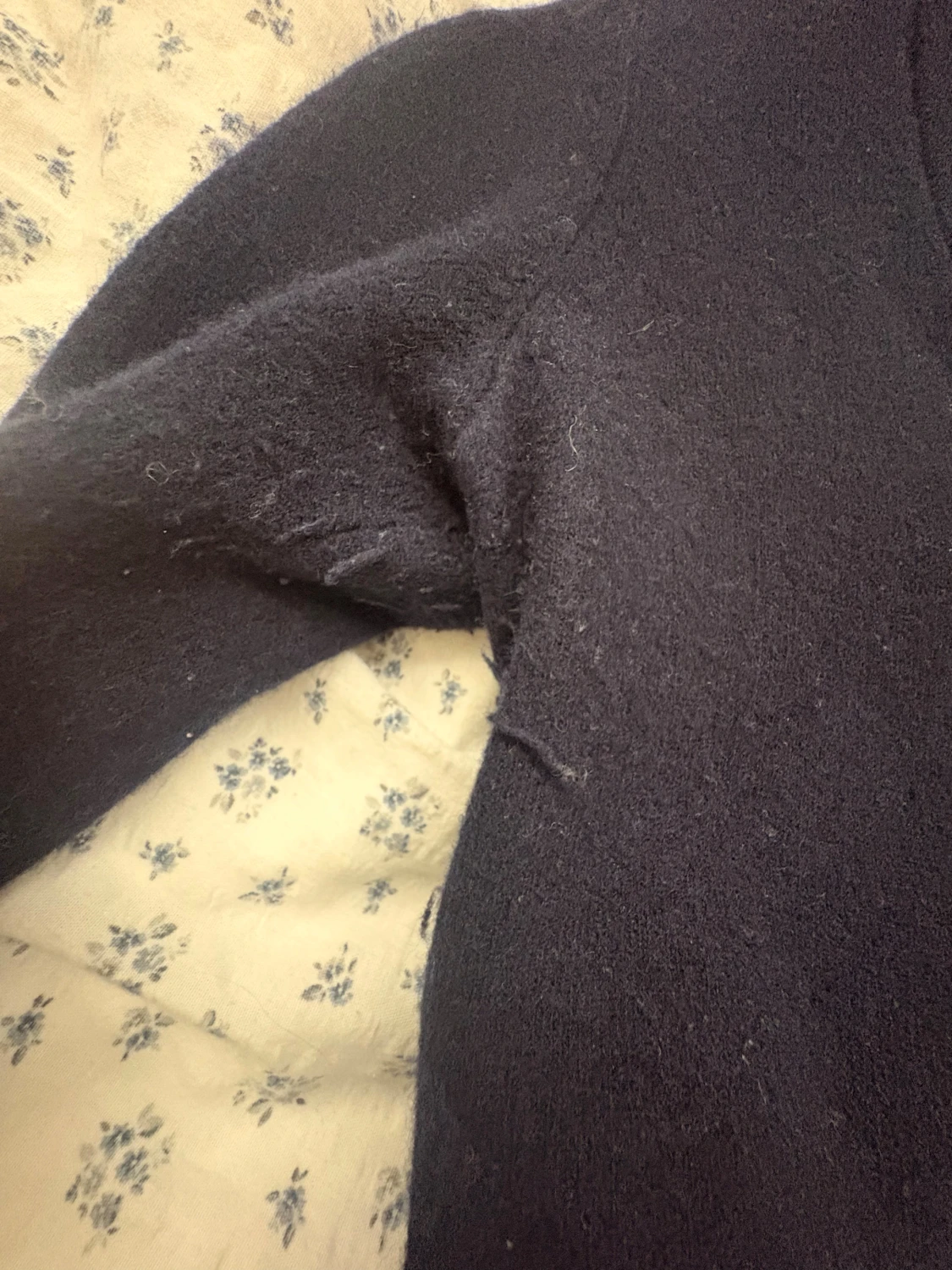 Mörkblå kofta från GANT i ull XS - 2