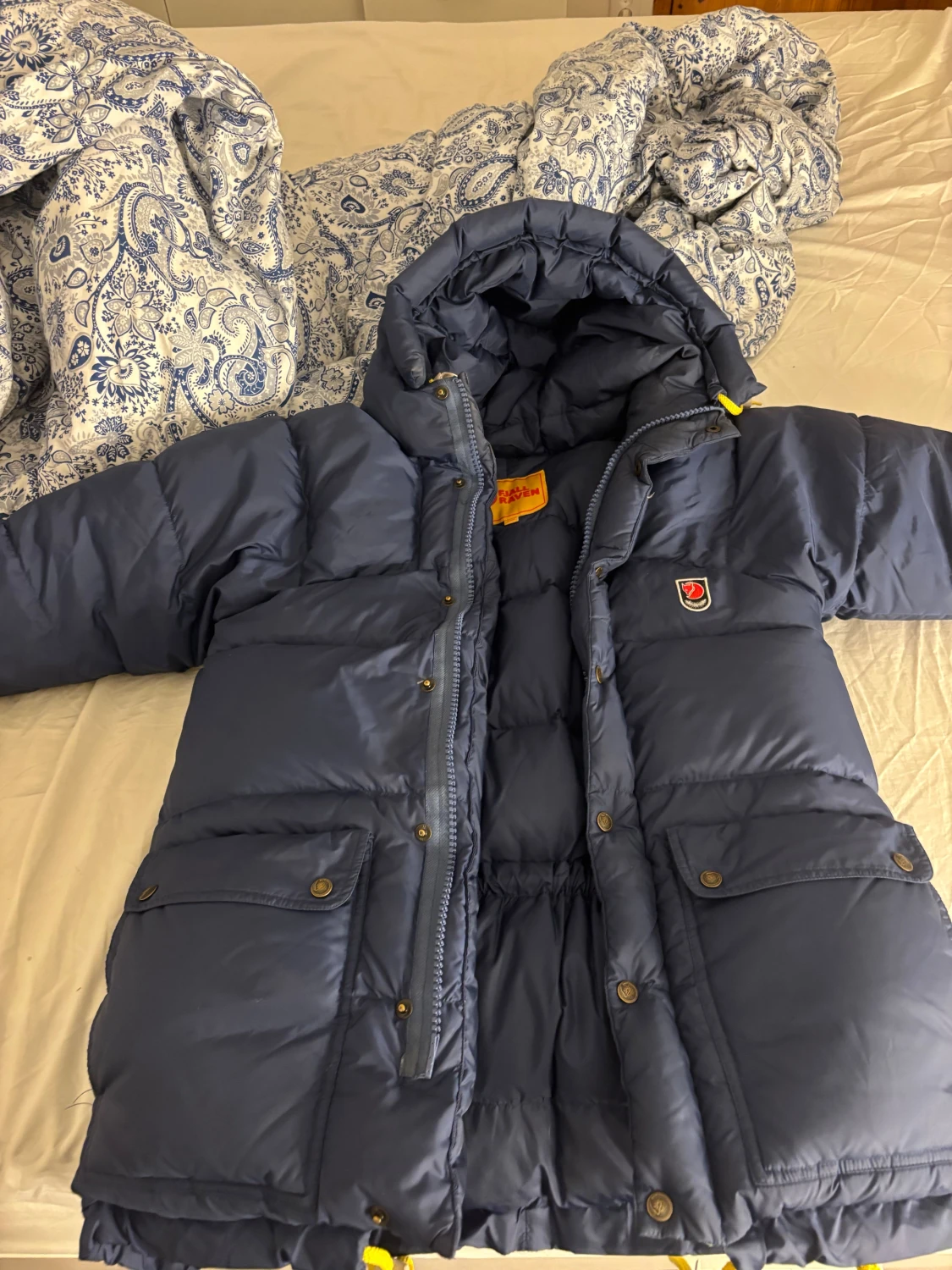 Marinblå dunjacka från Fjällräven - 1