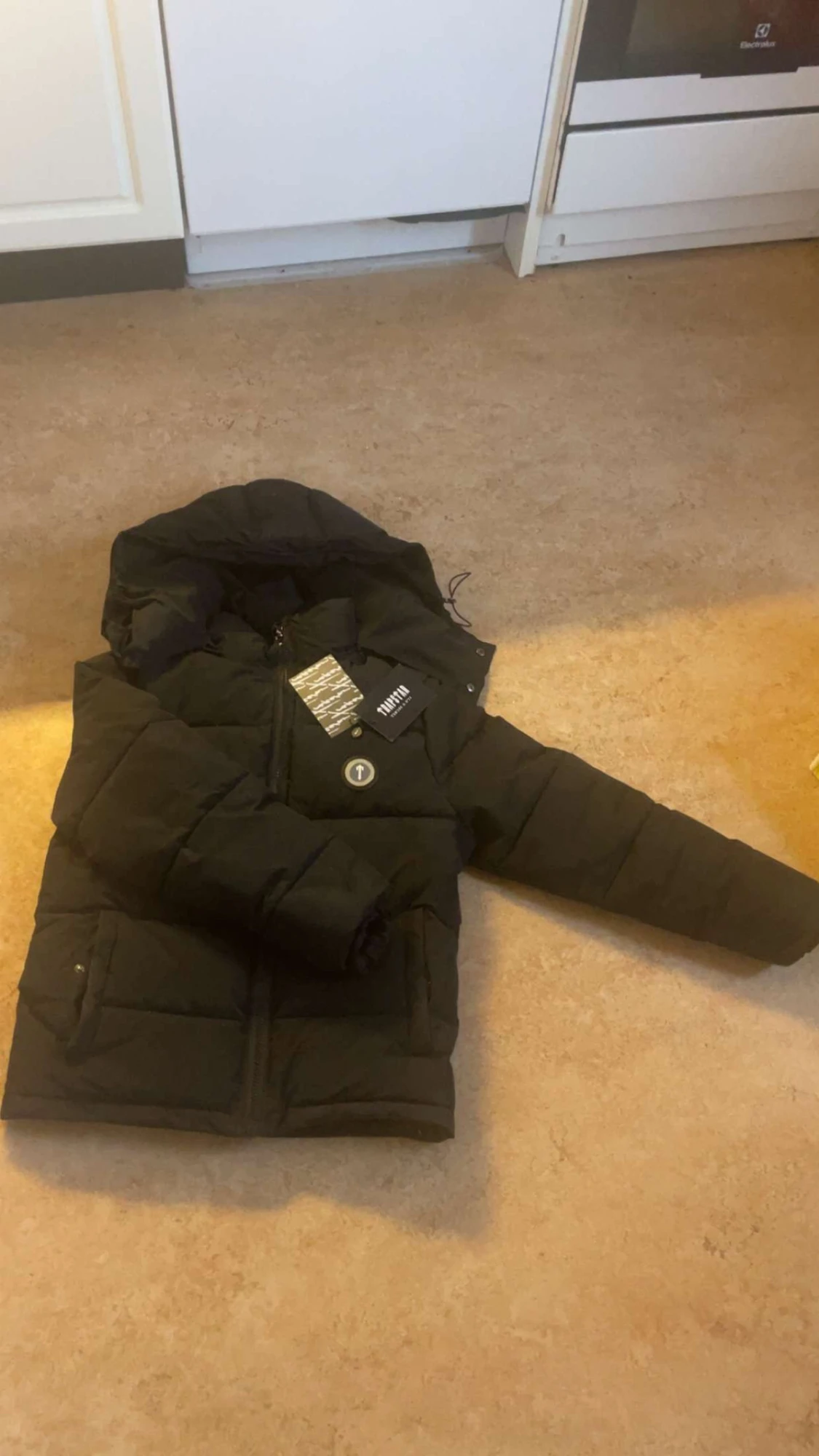 Svart pufferjacka från Trapstar