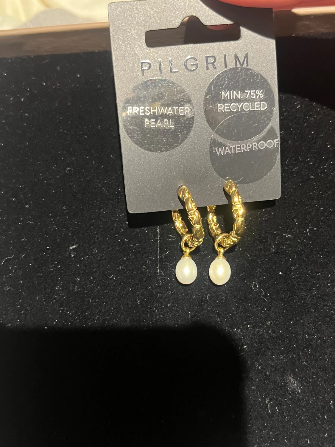 Guldörhängen med pärlor från Pilgrim - 1