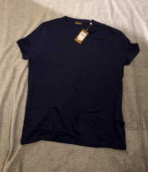 Stenströms T-shirt med prislapp  - Stenströms T-shirt ny pris 1199 mitt pris 799