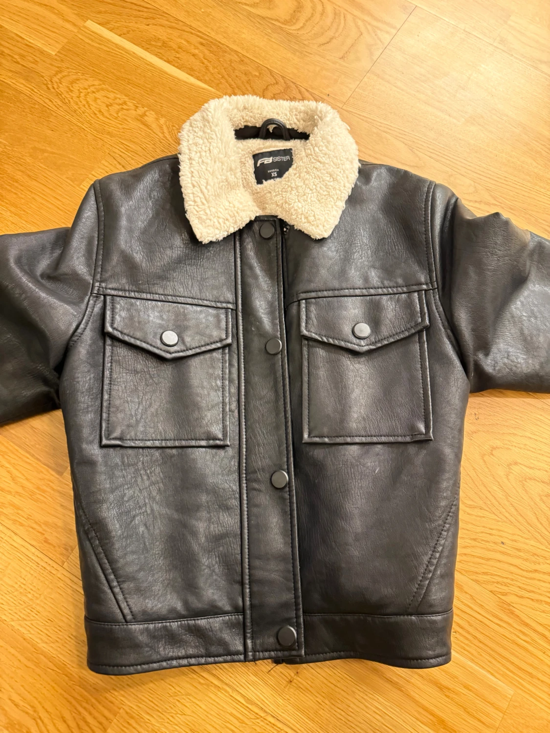 Svart teddyjacka från FB Sister XS - 3