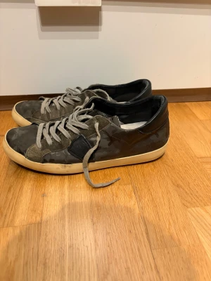 Philippe model trainers - Tecken på andväning finns men inget som påverkar andvändingen negativt| storlek 42| pm för mer info|