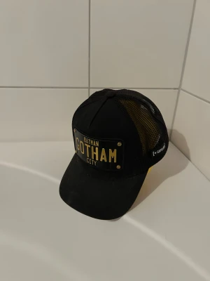 Batman keps  - Säljer denna keps för den inte används längre. Använd i en period på kanske 2-3 månader. Priset går att diskutera:)