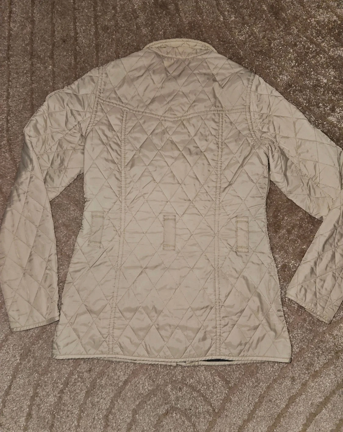 Beige quiltad jacka från Barbour - 5
