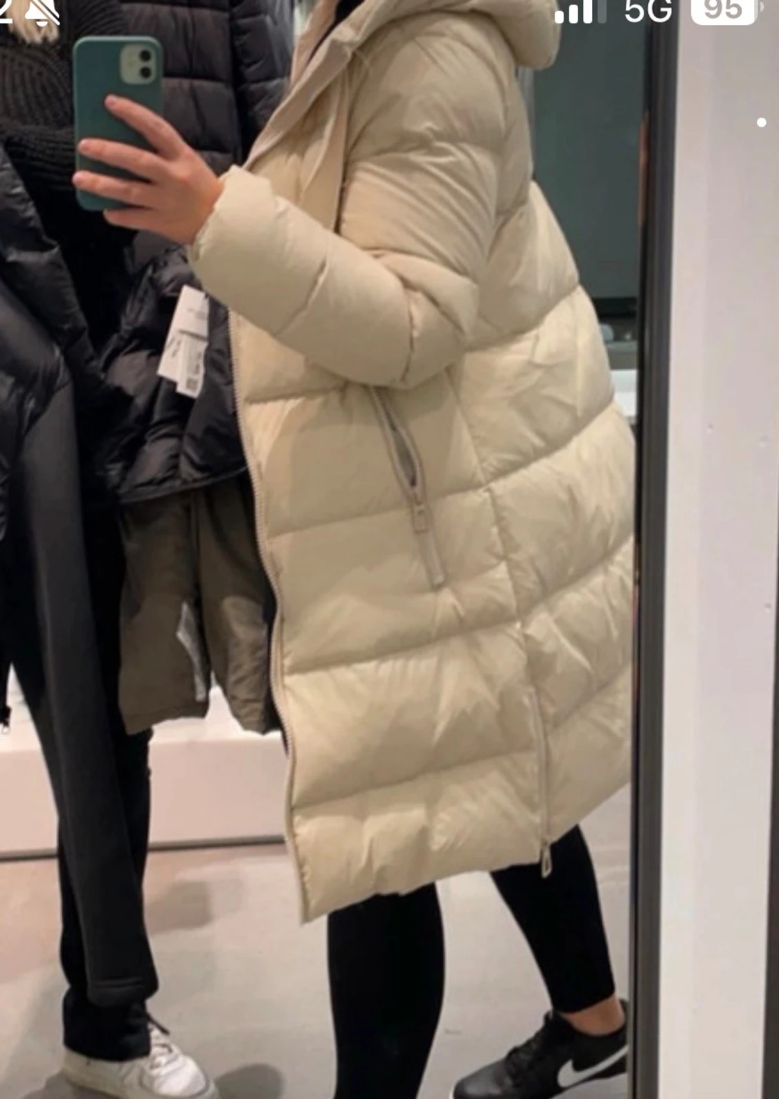 Beige lång dun jacka  - 1