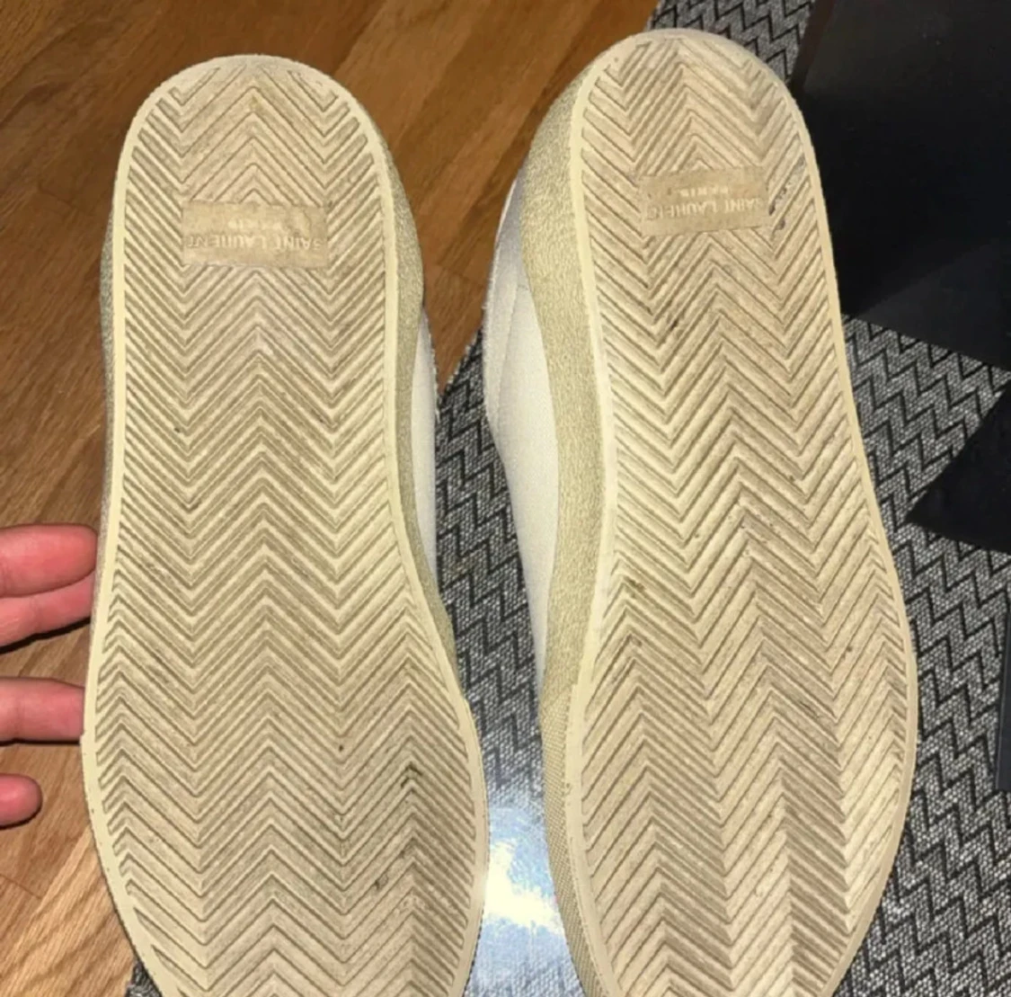 G1v3away på dessa feta saint laurents - 2