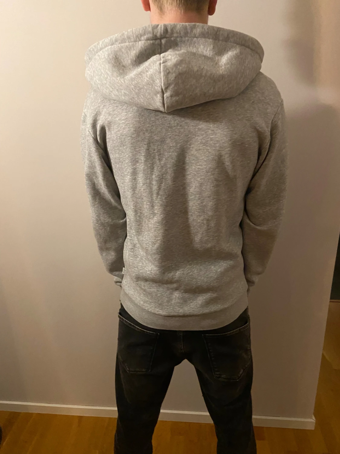 Grå hoodie med dragkedja och huva från Jack & Jones - 2