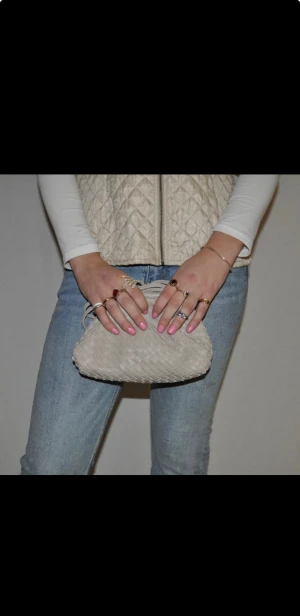 Köp via Instagram dm! - Instagram: vintessa_uf