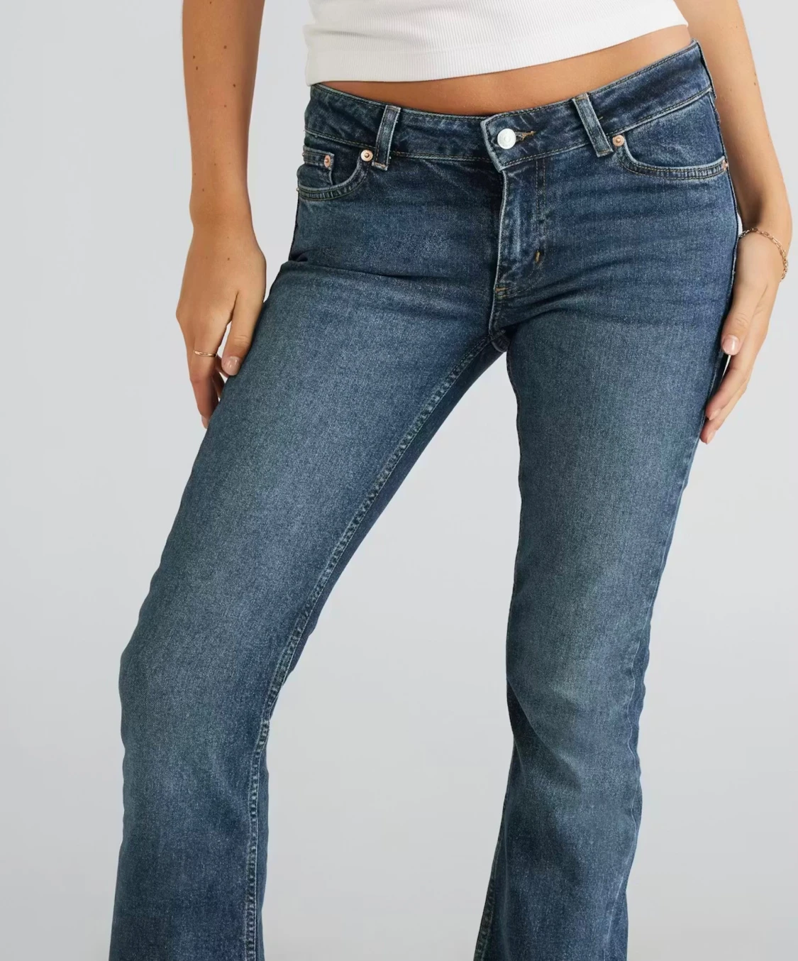Blå bootcut jeans  - 1