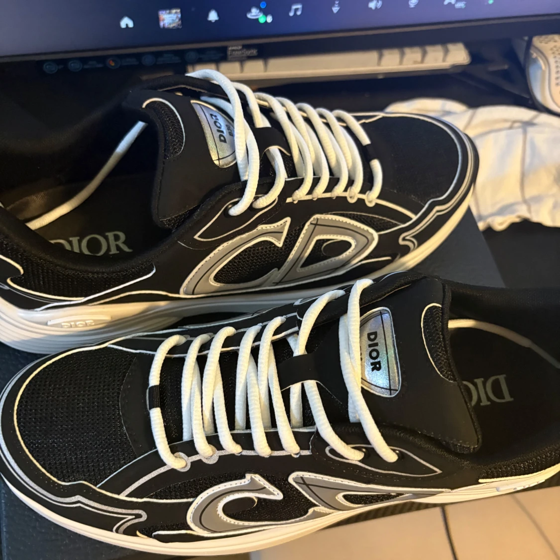 Svarta Dior sneakers med vita detaljer - 1