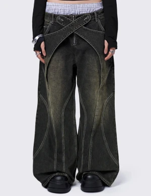 Minga London Kim Baggy Jeans - (Väldigt) baggy jeans från Minga London i storlek 34👖 Köpt för 810kr och använt en gång. Passar som sista bilden. Klick gärna på Köp Nu knappen🖤