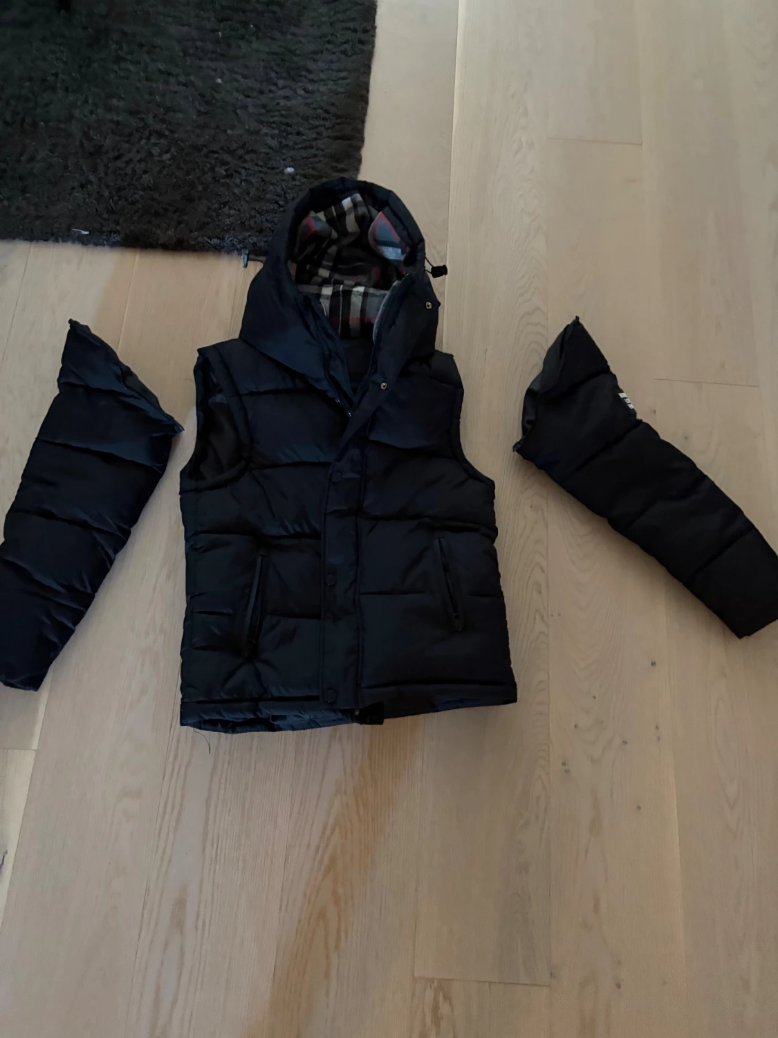 Svart pufferjacka Burberry S - 1