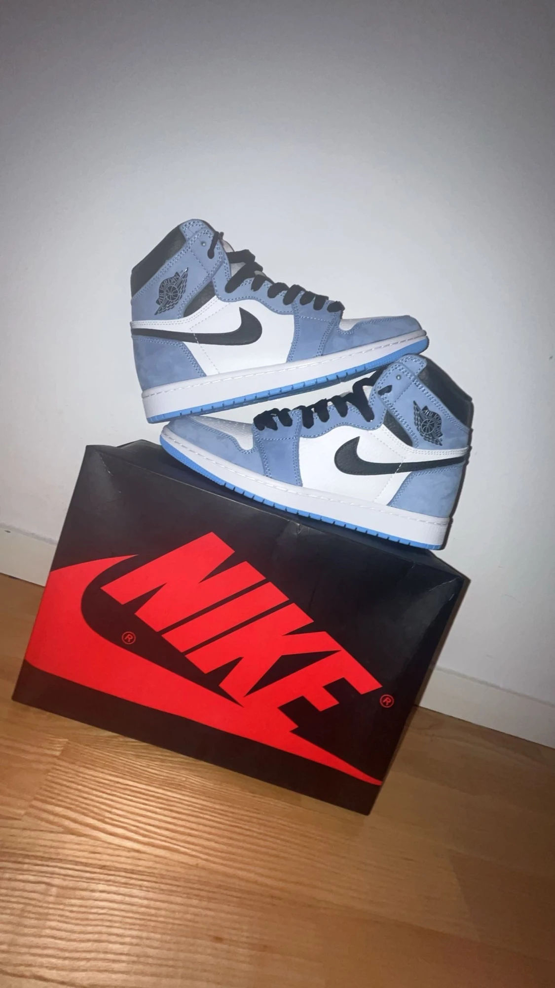 Jordan 1 University Blue - 1