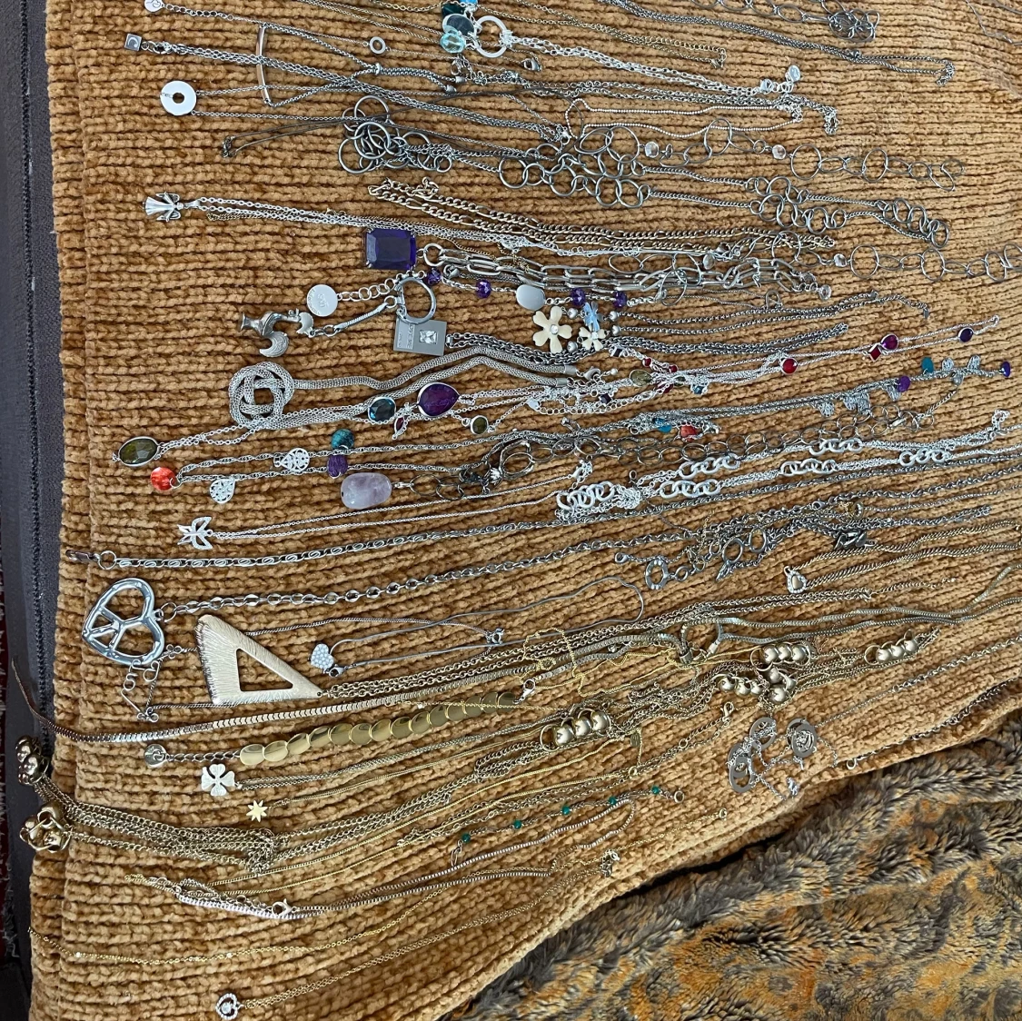 Stort halsbandspaket med hängen - 3