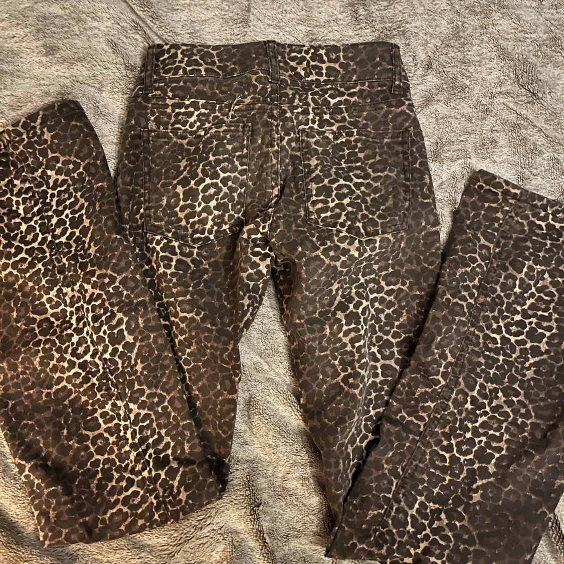 Leopardmönstrade jeans från Nelly - 2