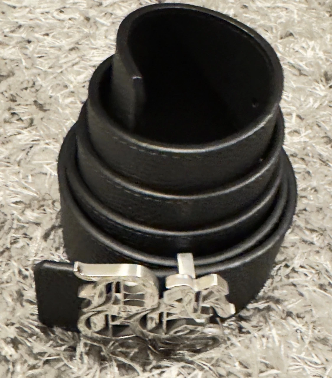 Elegant svart bälte från Decrese Sweden i 100% äkta läder med silverfärgat metallspänne. Stilrent - 2