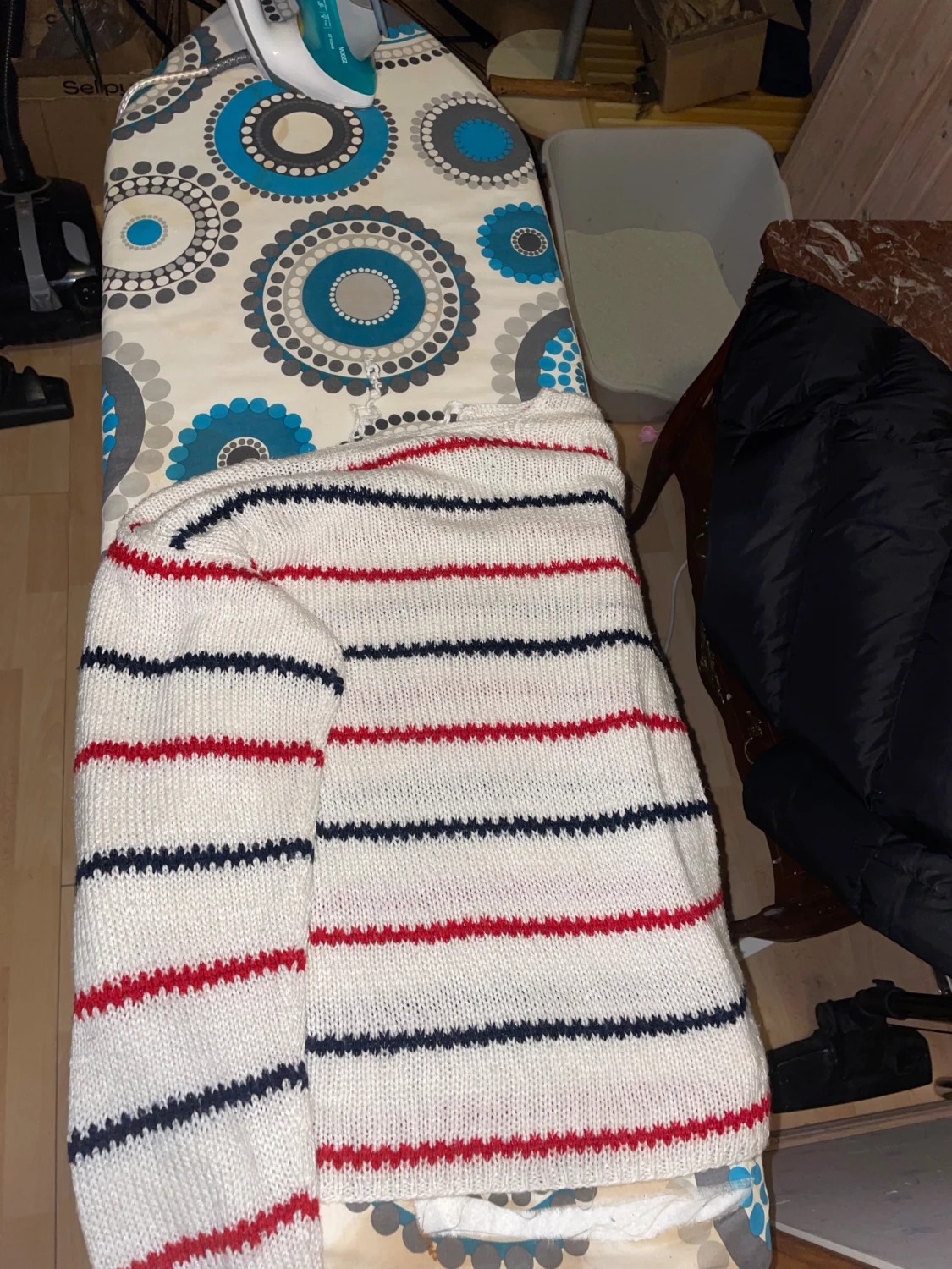 Randig stickad tröja med snörning - 3