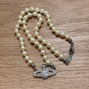 Viv Pearl Necklace 40cm - Brand new! Not silver (write before u buy)