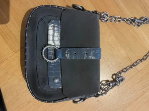 Kate handbag Zadig & Voltaire - Väska från Zadig & Voltaire använd en gång. Alltså mycket bra skick i Bode moca och läder. Modellen heter Kate.