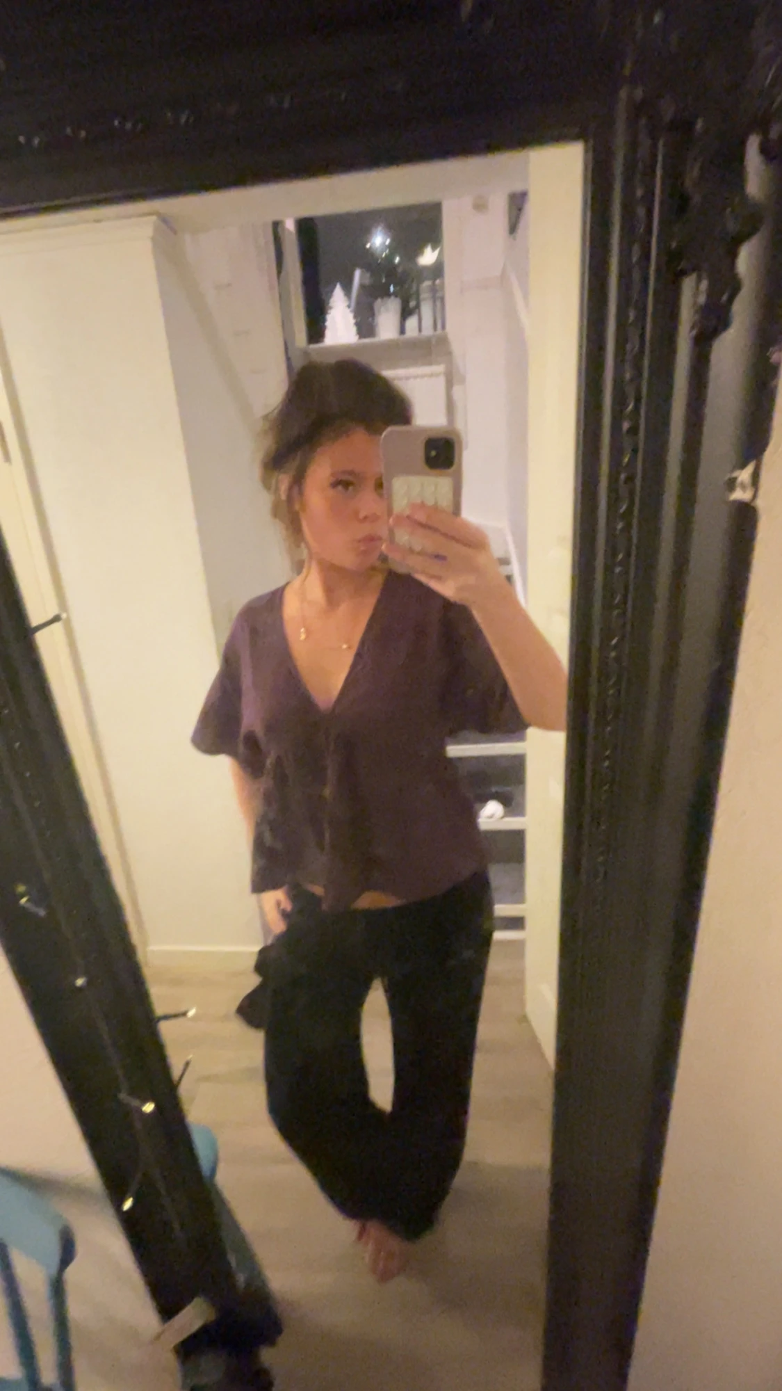 Lila blus med v-ringning från LINDEX - 1