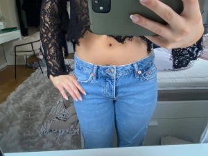 Snygga jeans  - Snygga jeans, skriv för mått. Endast använd en gång 💕pris kan diskuteras 