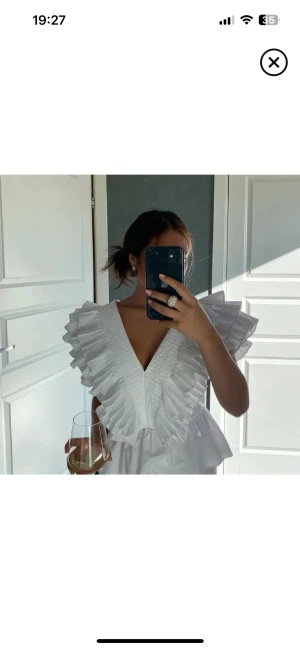 Populär zara blus - jätte fin blus, passar till både middag eller fest🩷🩷