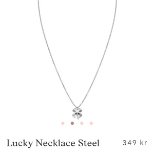 Silver Klöver halsband från edblad - Jätte fint skick, inte så mycket använt. Säljer även matchande armband som jag kan sälja som en kombo