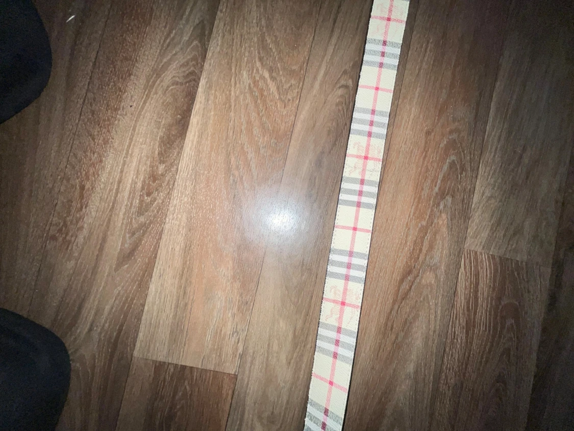  Burberry bälte med guldfärgat spänne - 4