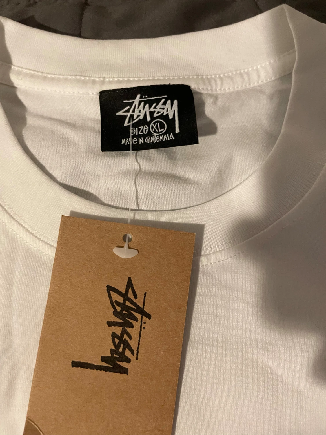 Vit Stüssy t-shirt med lila logga XL - 1